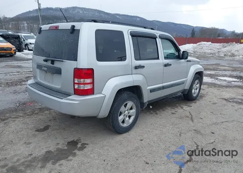 2010 Jeep Liberty Sport z USA, uszkodzony, nr VIN 1J4PN2GK0AW111739